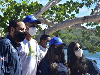 Participaci&oacute;n GreEnergy en 10ma Jornada Limpieza Playa Bah&iacute;a Luper&oacute;n organizada por Fundaci&oacute;n Grupo M.
